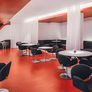 Hotel Q!, Berlino